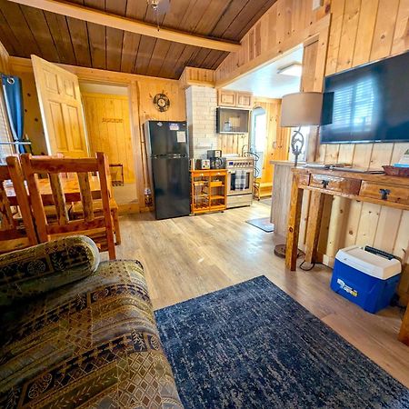 Yellowstone'S Treasure Cabins Гардинер Экстерьер фото