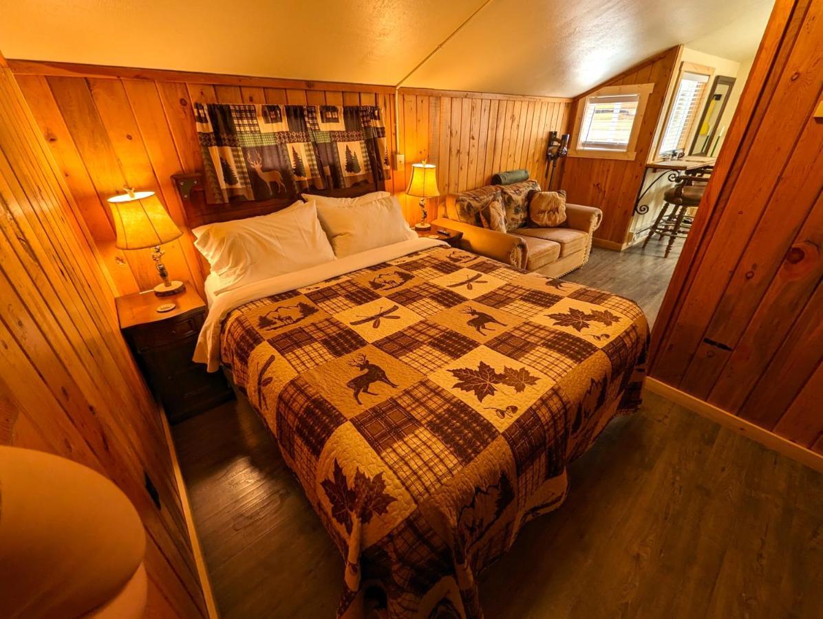 Yellowstone'S Treasure Cabins Гардинер Экстерьер фото