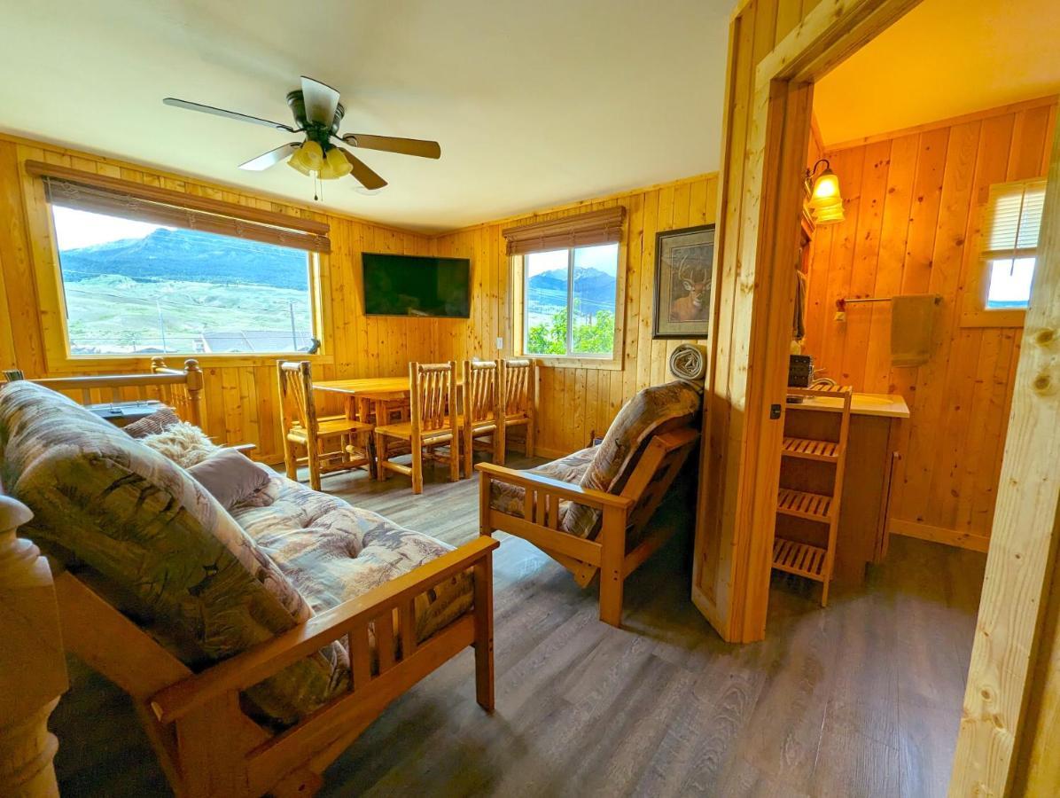 Yellowstone'S Treasure Cabins Гардинер Экстерьер фото