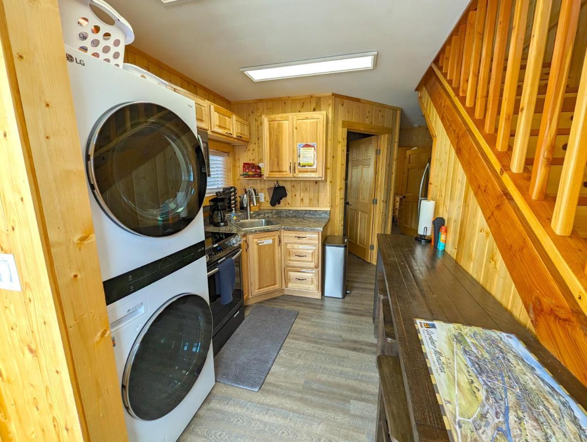 Yellowstone'S Treasure Cabins Гардинер Экстерьер фото