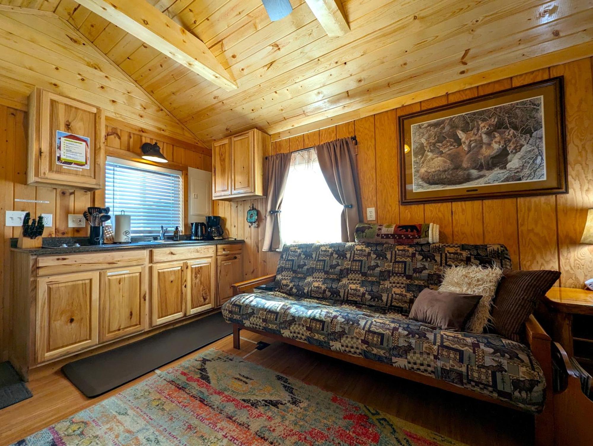 Yellowstone'S Treasure Cabins Гардинер Экстерьер фото