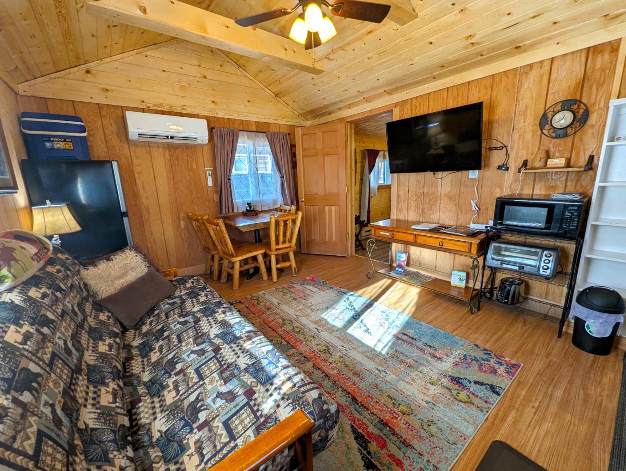 Yellowstone'S Treasure Cabins Гардинер Экстерьер фото