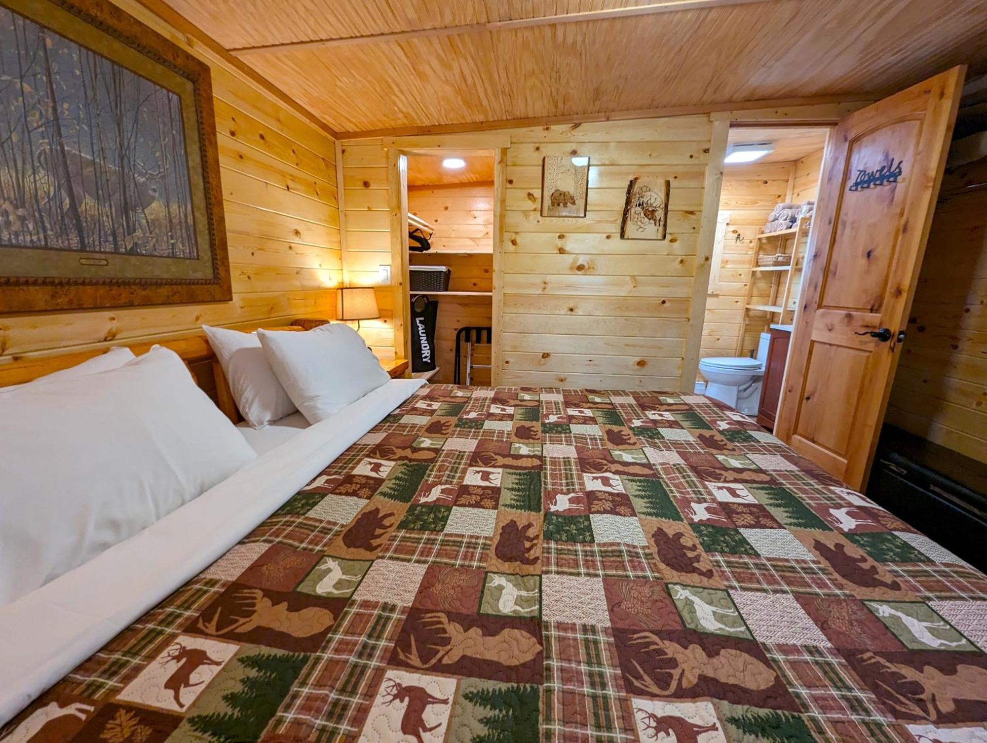 Yellowstone'S Treasure Cabins Гардинер Экстерьер фото