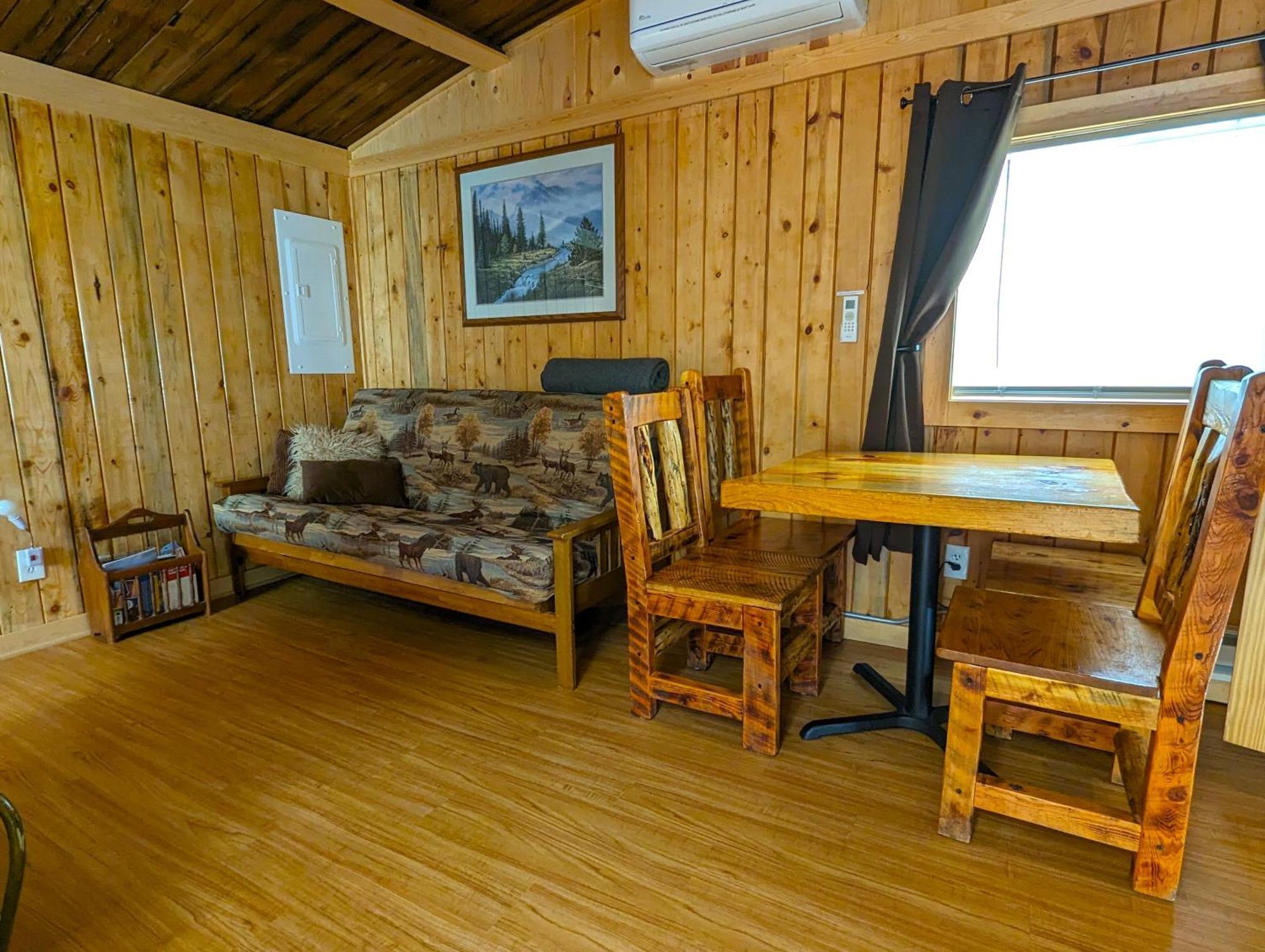 Yellowstone'S Treasure Cabins Гардинер Экстерьер фото