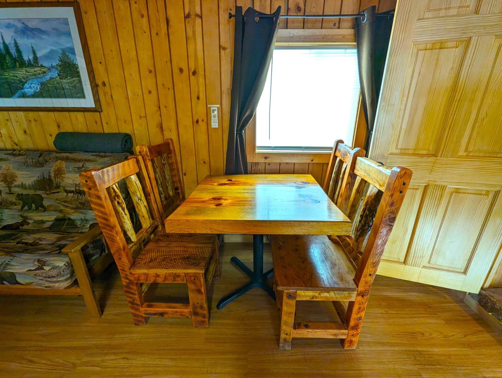 Yellowstone'S Treasure Cabins Гардинер Экстерьер фото