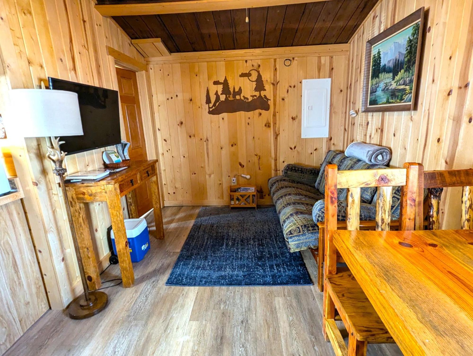 Yellowstone'S Treasure Cabins Гардинер Экстерьер фото