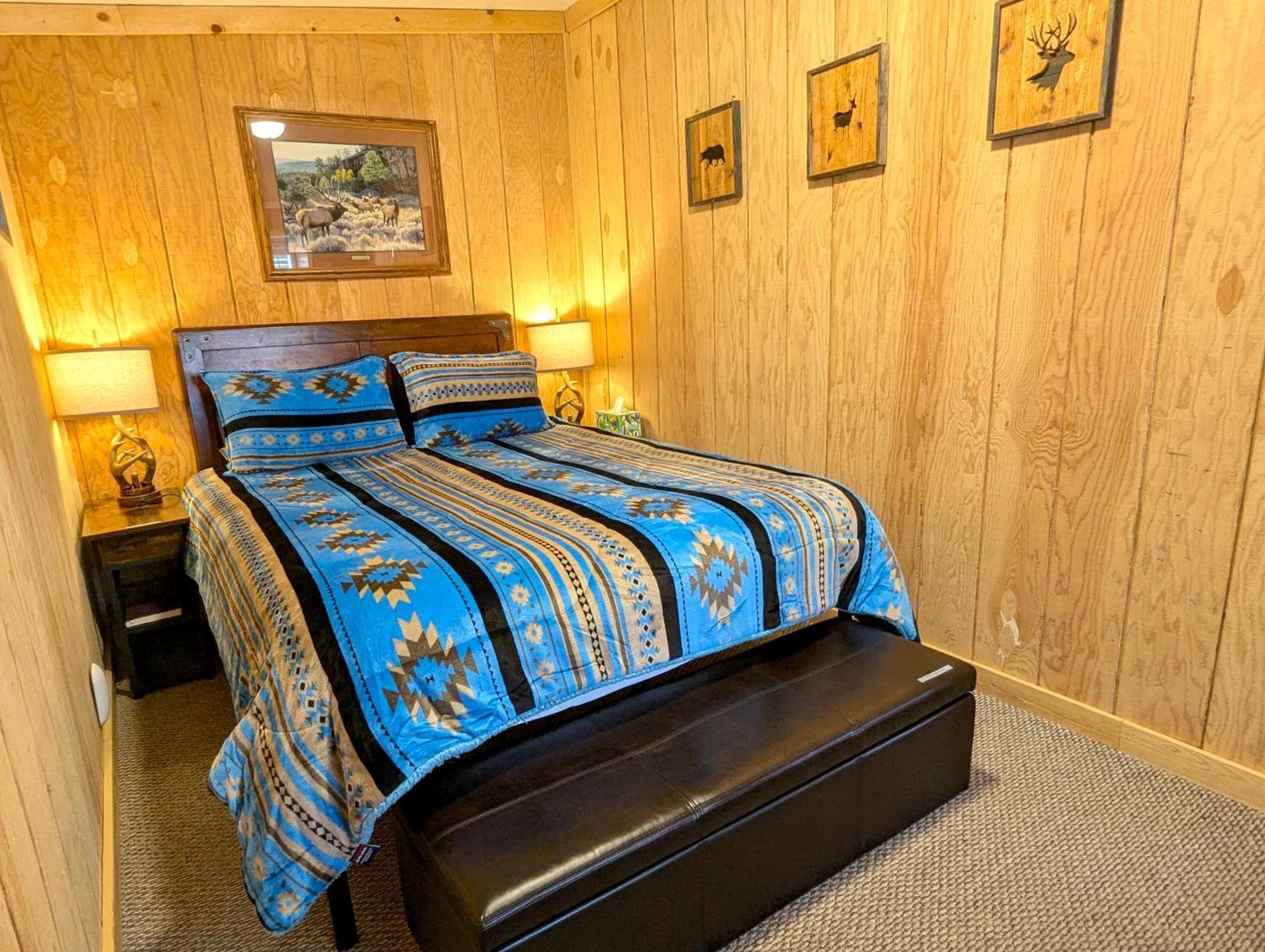 Yellowstone'S Treasure Cabins Гардинер Экстерьер фото